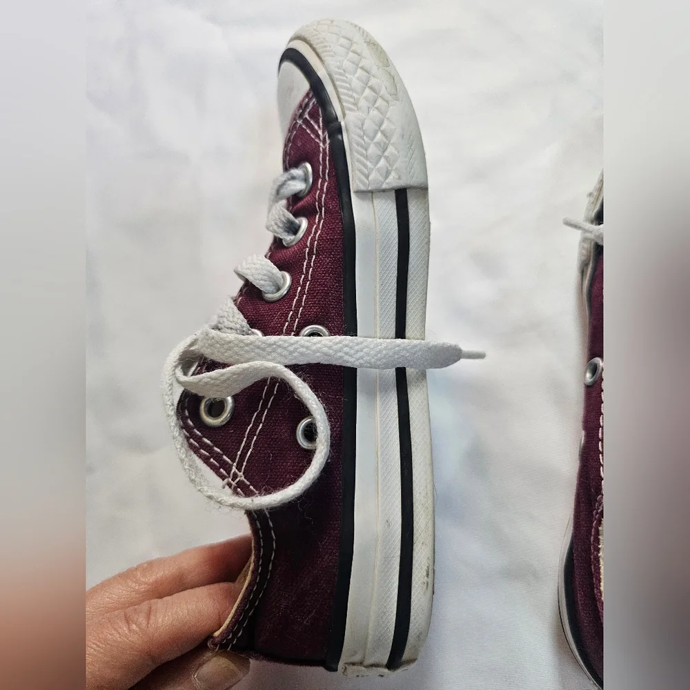 Converse Chuck Taylor All Star Low Top sneakers in Burgundy/Maroon - Toddler 11